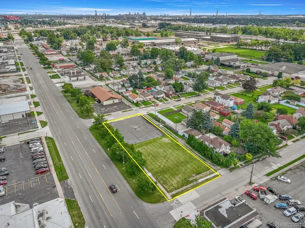 19120 Dix Rd, Melvindale, MI 48122