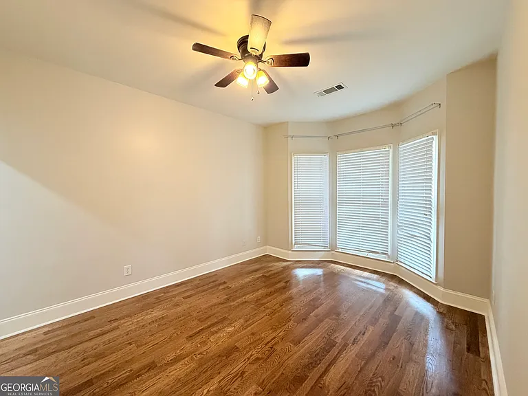 356 Georgia Ave SE — Photo 17