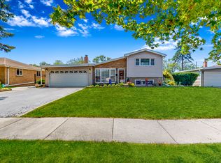 718 N Neva Ave, Addison, IL 60101