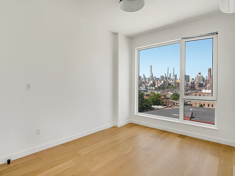 11-14 35th Ave #903 — Photo 11