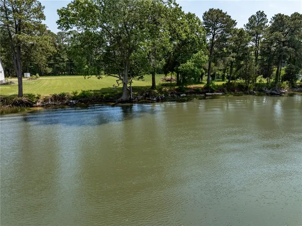 Aeolus Ln, North, VA 23128