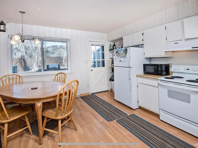 85 Chambers Ave #9 — Photo 5