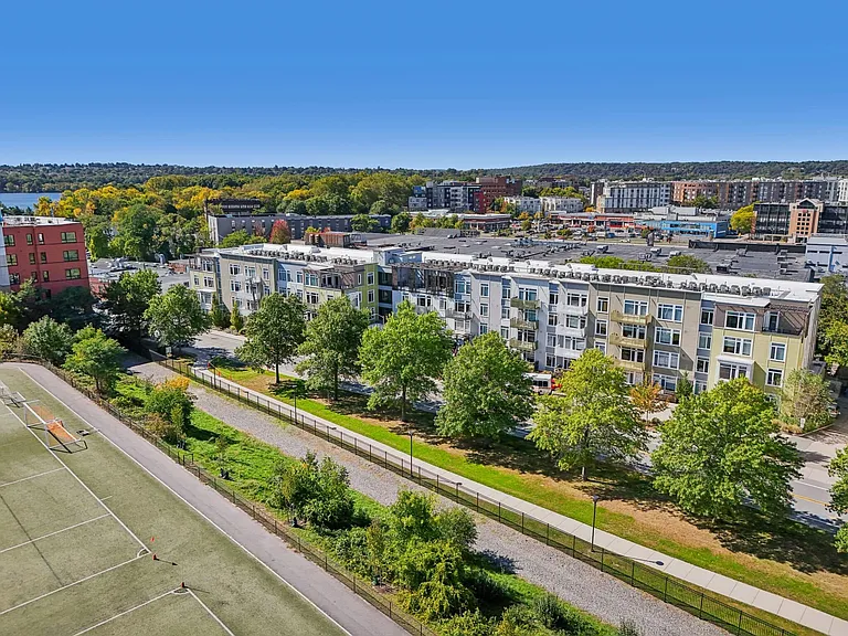 Park77 Apartments — Photo 87