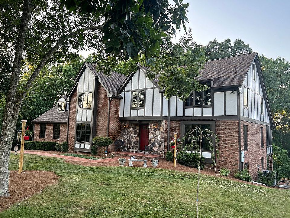 2nd image of 2616 Wildwood Dr