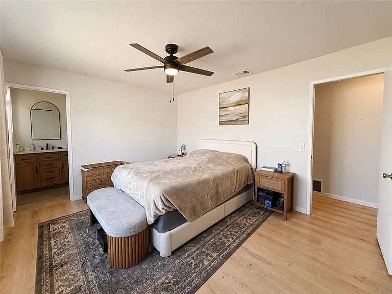 2703 S Fern Ave — Photo 10