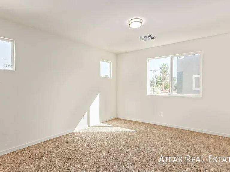 3010 E Yale St #1 — Photo 22
