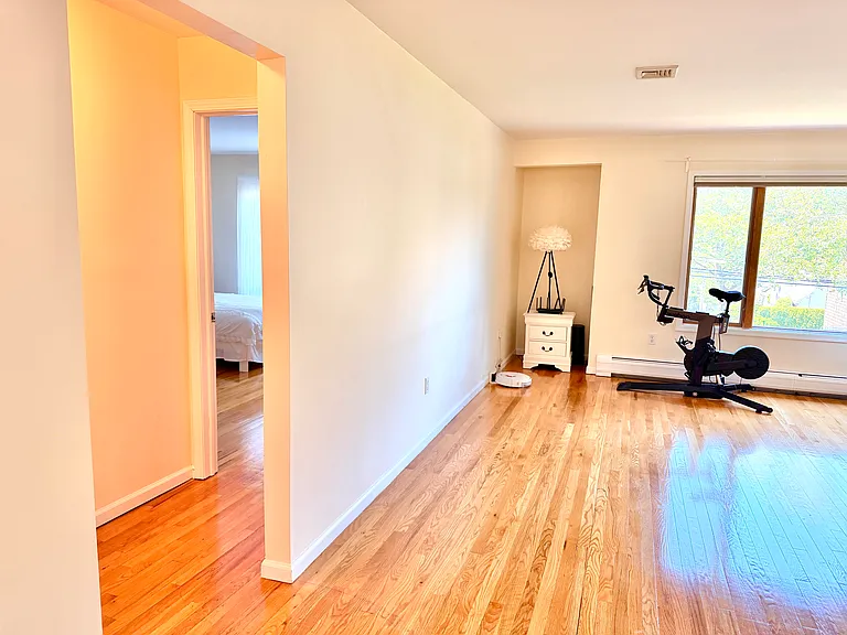 372 Chestnut St — Photo 8