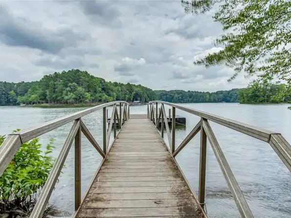 447 Tiger Ln, Westminster, SC 29693