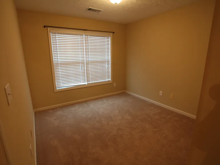 2123 Cobblestone Dr — Photo 9
