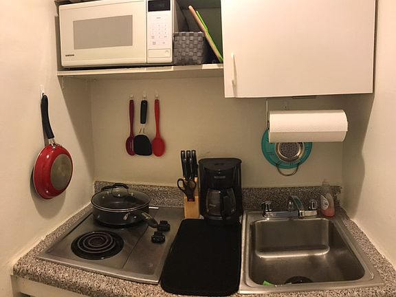 5th image of 50 W 72nd St APT 515