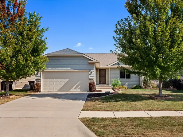 1525 S Warrior Ln, Waukee, IA 50263