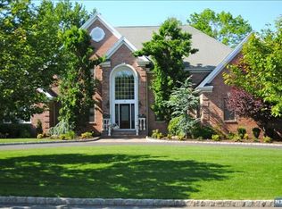 2 Lone Cedar Way, Old Tappan, NJ 07675