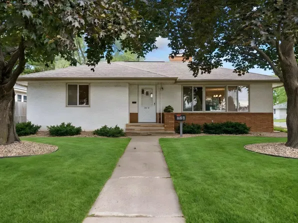 202 Ash St W, South Saint Paul, MN 55075