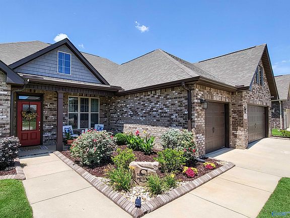 5th image of 106 Cove Brook Dr