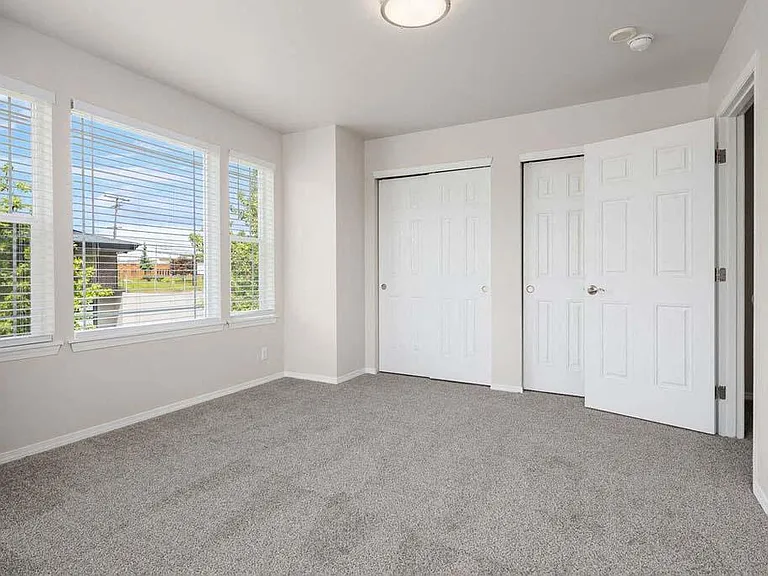 Pine Street Townhomes — Photo 3
