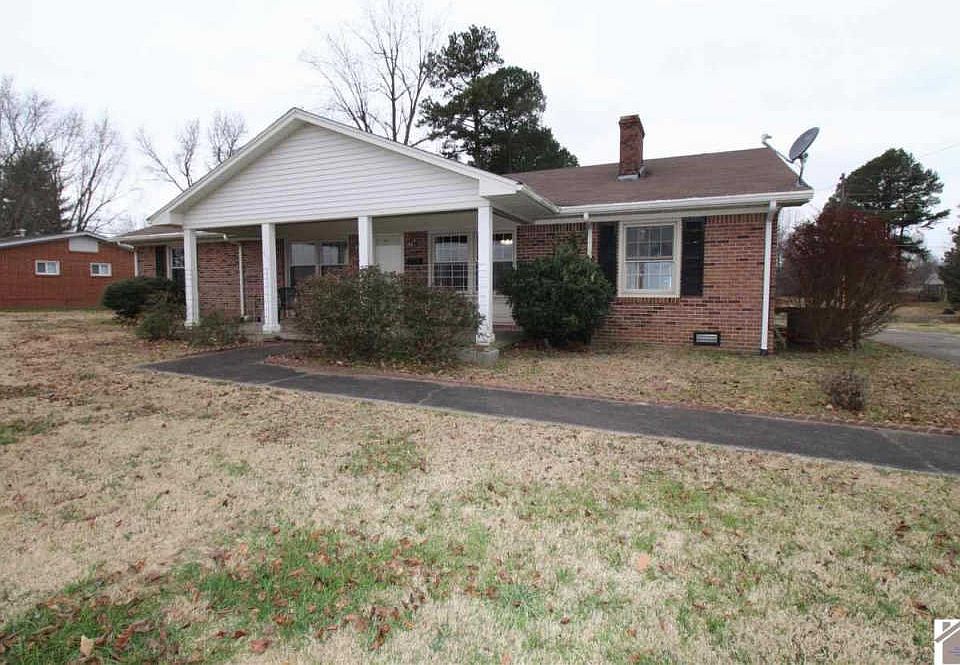 1st image of 410 East Dr