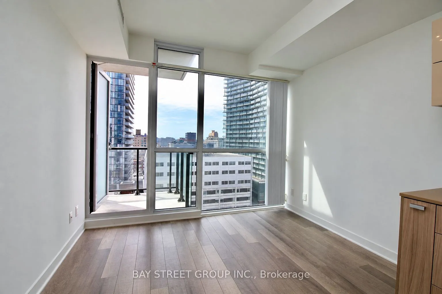 Studio, $2,000 — Photo 4