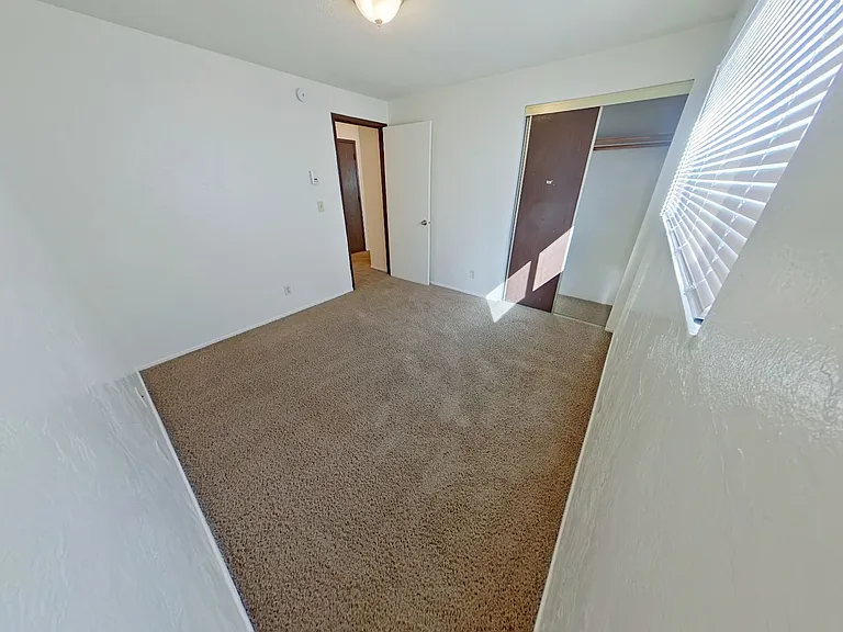 710 E 15th Aly — Photo 17
