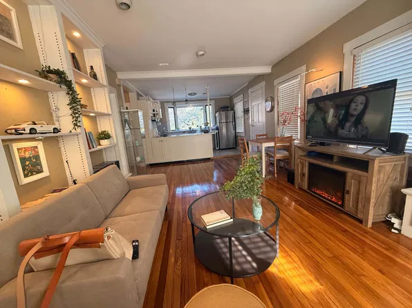 18 Middlesex St Unit 18, North Chelmsford, MA 01863
