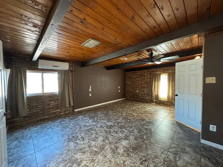 8893 S Calle Del Media — Photo 18