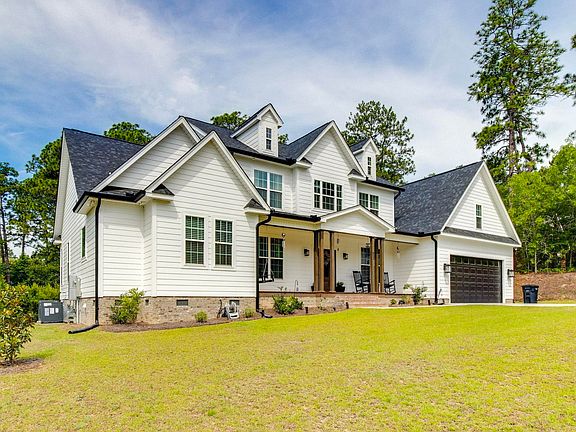 2nd image of 823 Hunter Hill Rd