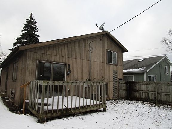 3rd image of 1623 Round Lake Dr