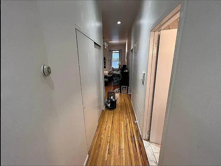 413 W 52nd St #1A — Photo 12