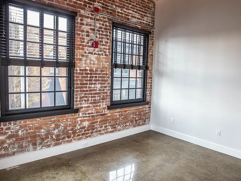 40 E University Ave #202 — Photo 3