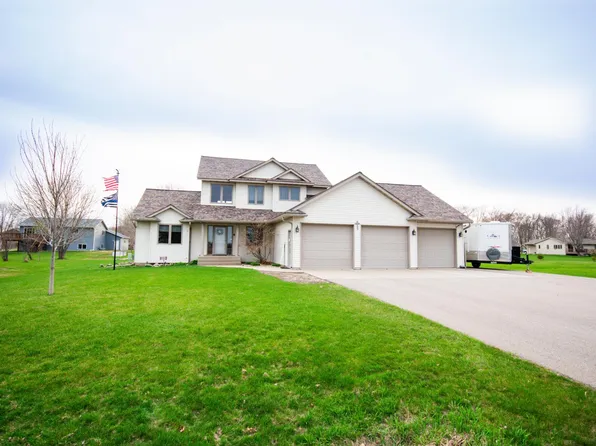 721 3rd Ave NW, Melrose, MN 56352