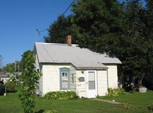 9 Cedar St, Atlantic, IA 50022