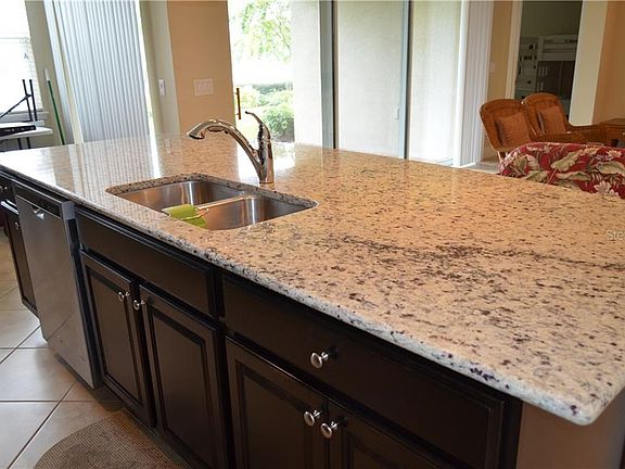 4th image of 12040 Uleta Ln