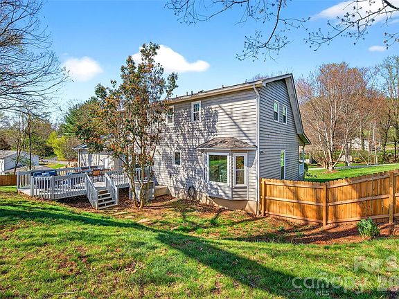 4th image of 102 Charles Ridge Rd