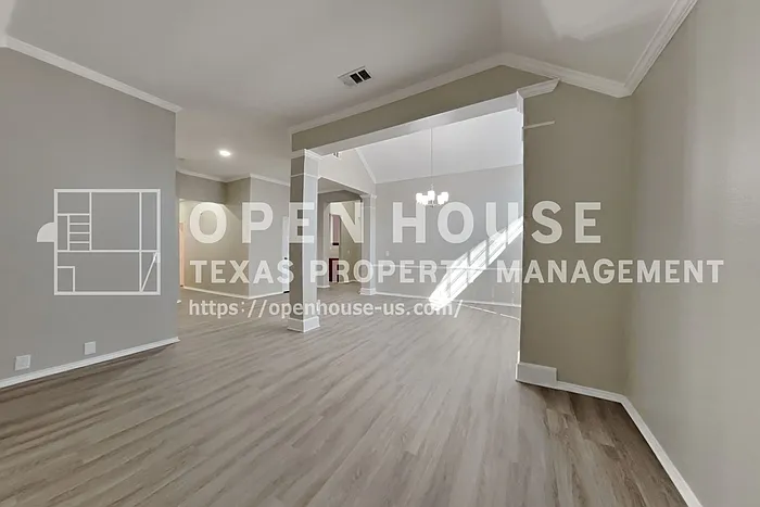 2904 Saint Martin Dr — Photo 6