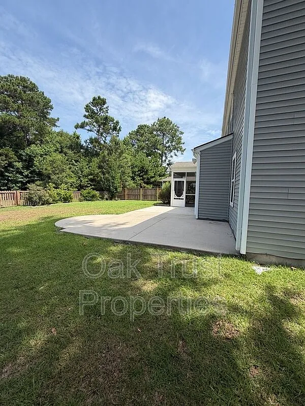 5 bed, 3.0 bath, 3136 sqft, $4,475 — Photo 2