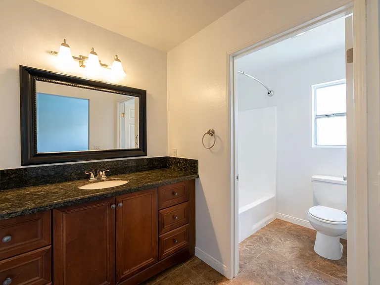 1611 S Bundy Dr — Photo 14