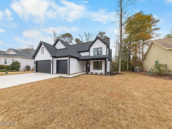 2nd image of 616 Seathwaite Lane SE