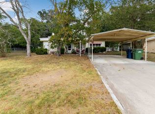 809 N West St, Burnet, TX 78611