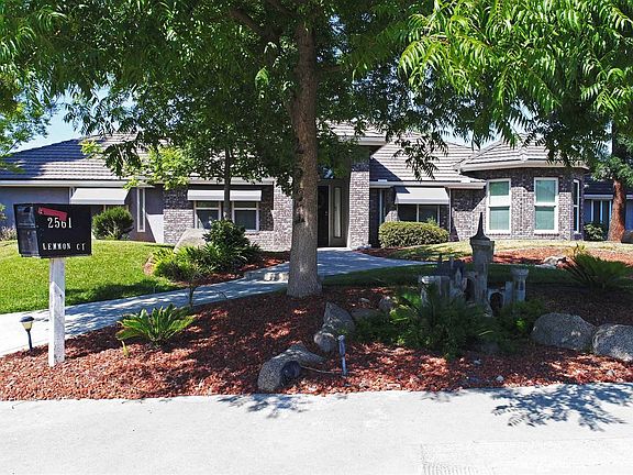 2nd image of 2561 Lemmon Ct