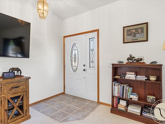 5th image of 7 Cottonwood Way