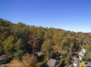 8 Old Sib Rd, Ridgefield, CT 06877