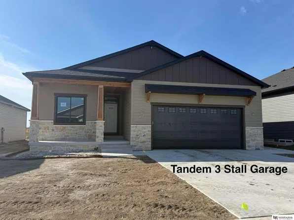 9557 87th St, Lincoln, NE 68526