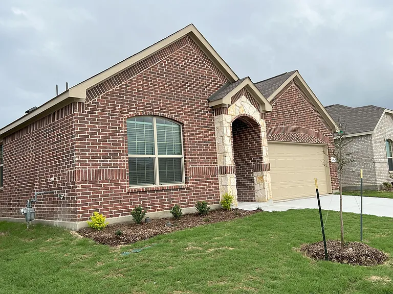 1129 Flameleaf Dr — Photo 3