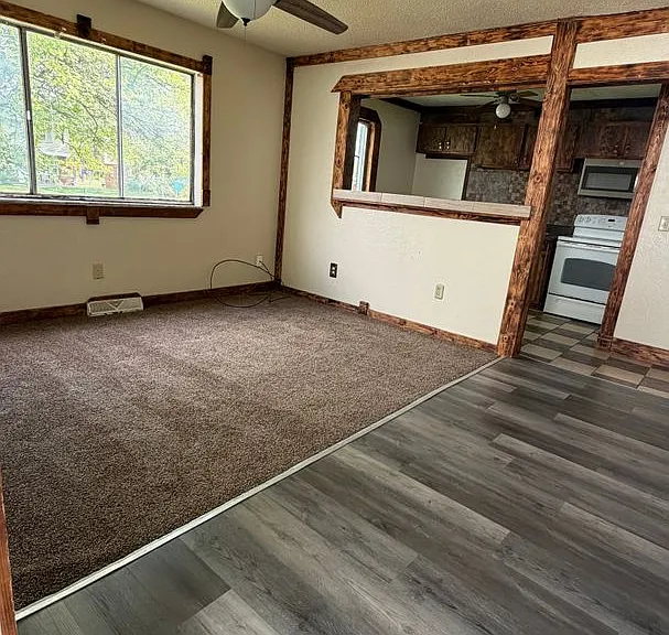 1112 Bronson Ave — Photo 15