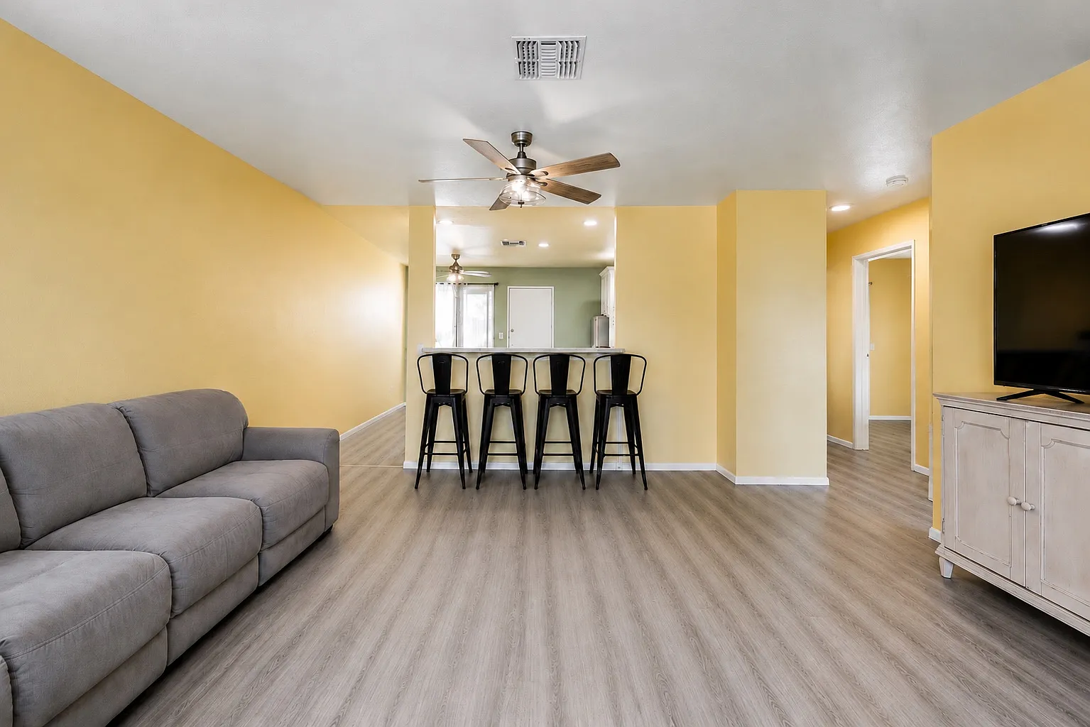 2 bed, $2,300 — Photo 1