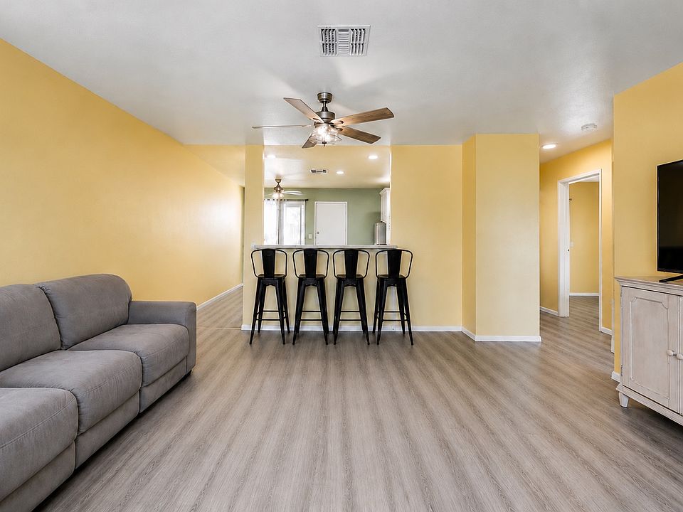1st image of 224 S Gateway Blvd APT B