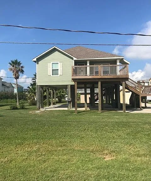 3921 Eleven Mile Rd — Photo 1
