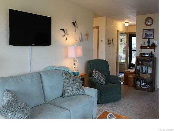 5th image of 10 Seneca Dr