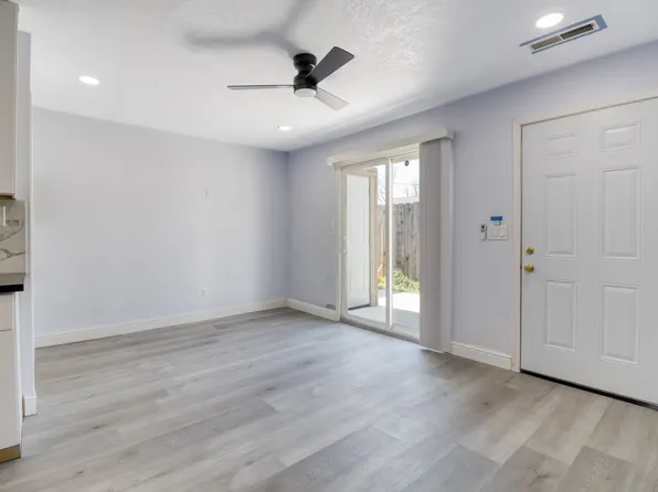 900 Dartmouth Ave #2, Modesto, CA 95350