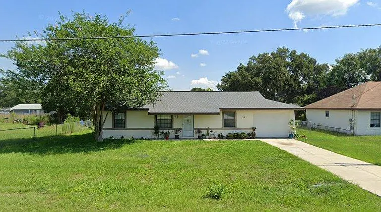 17 Almond Rd — Photo 1