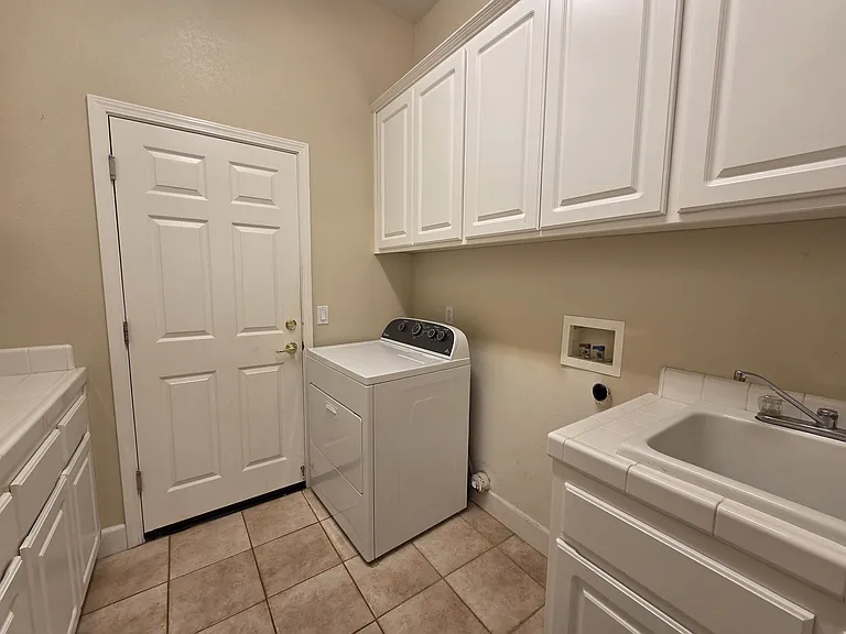 1406 Yukon St — Photo 23